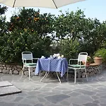 Bed & Breakfast Casetta Minghitto Relaxing In Capri 4*