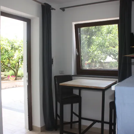 Casetta Minghitto Relaxing In Capri Bed & Breakfast 4*