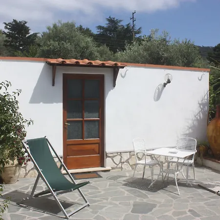 Casetta Minghitto Relaxing In Capri