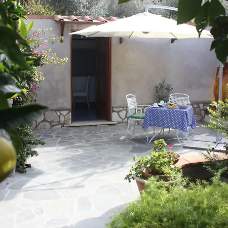 Bed & Breakfast Casetta Minghitto Relaxing In Capri 4*