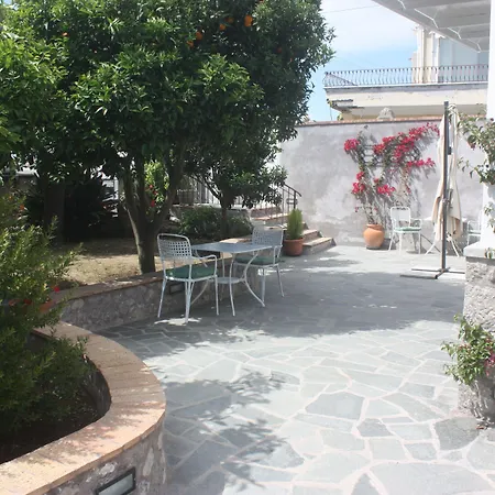 Bed & Breakfast Casetta Minghitto Relaxing In Capri Anacapri (Isola di Capri)