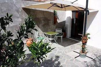 Casetta Minghitto Relaxing In Capri