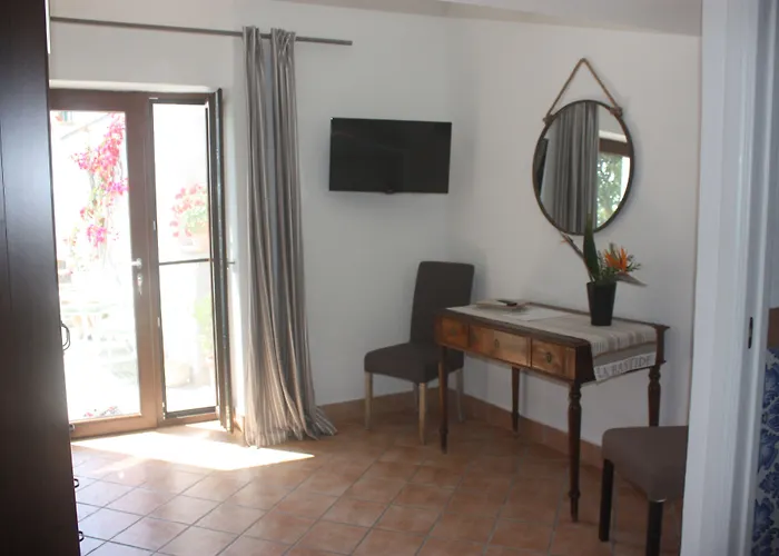 Casetta Minghitto Relaxing In Capri 4*