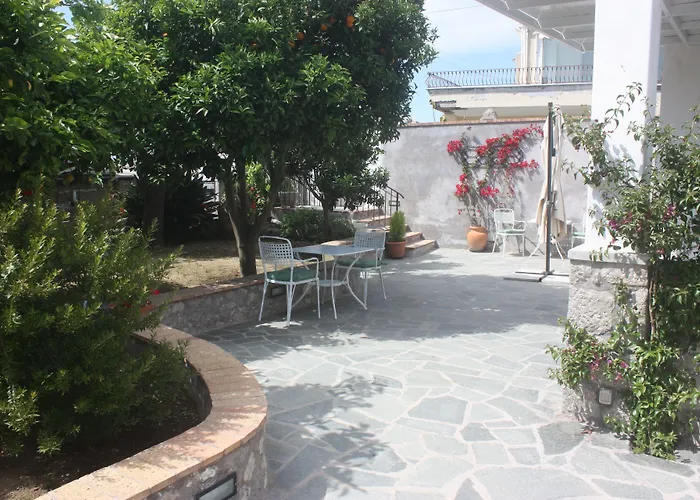 Bed and Breakfast Casetta Minghitto Relaxing In Capri Ανακάπρι